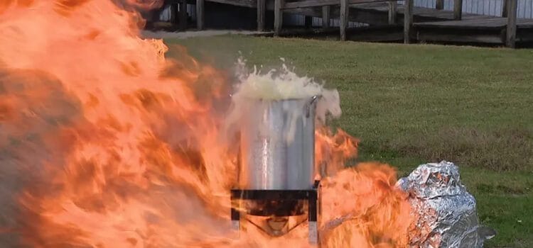 How to Cook Turkey in an Apartment Deep fried turkey on fire - not the best way to cook turkey in apartment settings. CA laws and rules about frying turkeys in multi-family buildings and rentals